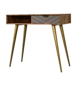 Bureau en ciment et laiton avec câbles