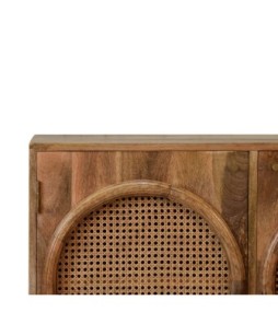 Larissa Cabinet