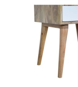 Table de chevet à tiroirs peinte en blanc