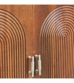 Armoire à boules sculptées finition châtaigne