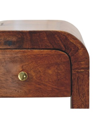 Table de chevet Mini Darcy finition châtaigne avec bords incurvés