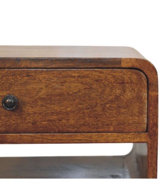 Table de chevet Avora couleur châtaigne avec tiroir et fente ouverte